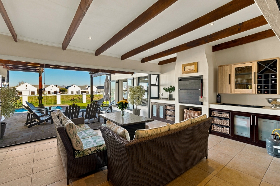 4 Bedroom Property for Sale in Croydon Vineyard Estate Western Cape